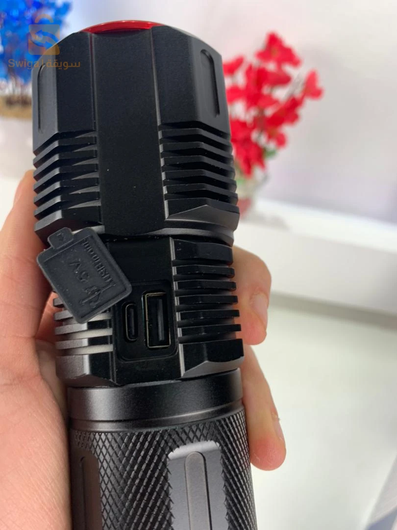 Lampe Torche à LED Haute Puissance 30W avec Batterie Lithium 18650 – مصباح يدوي عالي الطاقة مع بطارية ليثيوم
