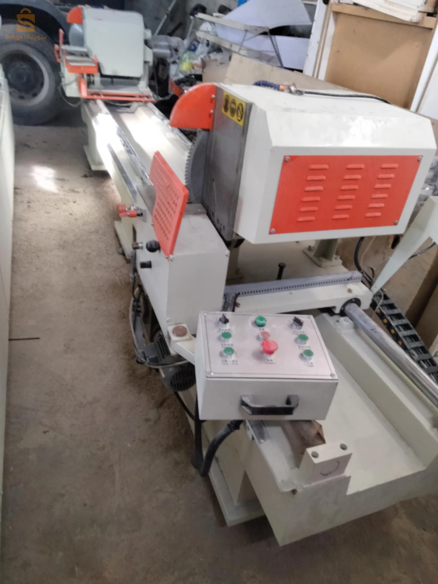 آلات لصناعة أبواب و نوافذ PVC