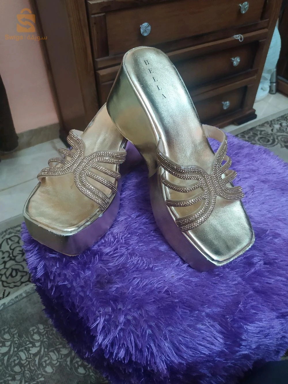 حذاء نساء مستعمل مره واحد