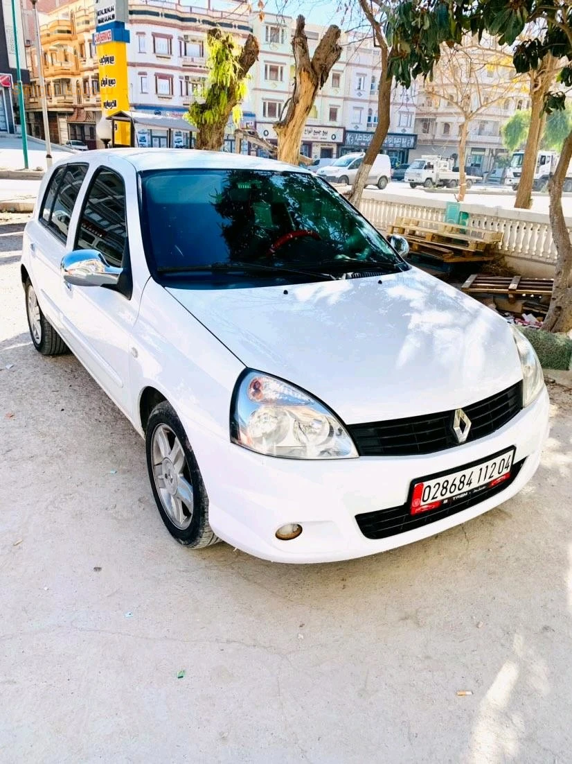Renault Clio 1 2012 4 OUM EL BOUAGHI