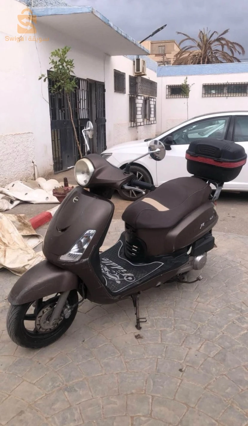 moto n9iya tae khedma motteur mayn9sch zit