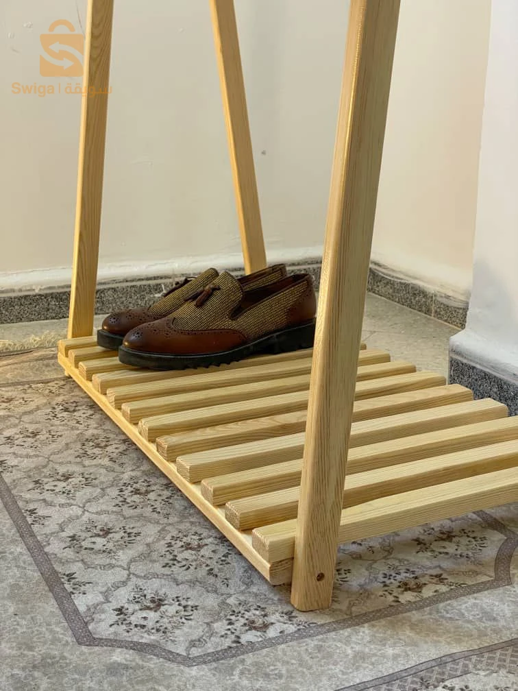 porte vetement pliable en bois rouge