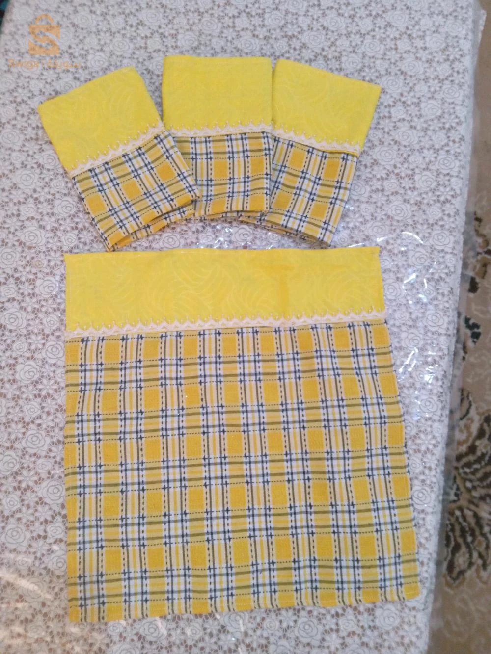 مناديل المطبخ وسلة الخبز ومضادة الحرارة