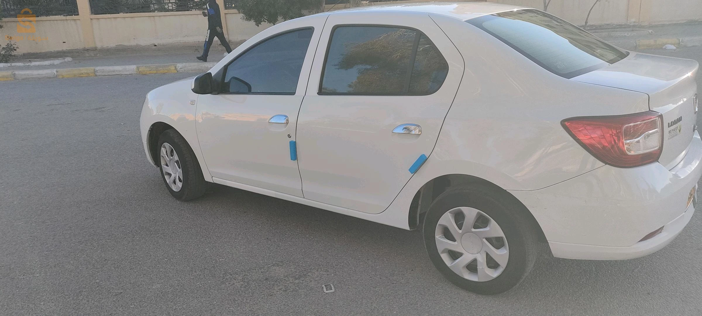 سيارة داسية لوقان