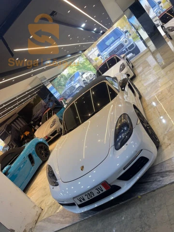 Location de voiture de luxe Avec chauffeur ou son chauffeur