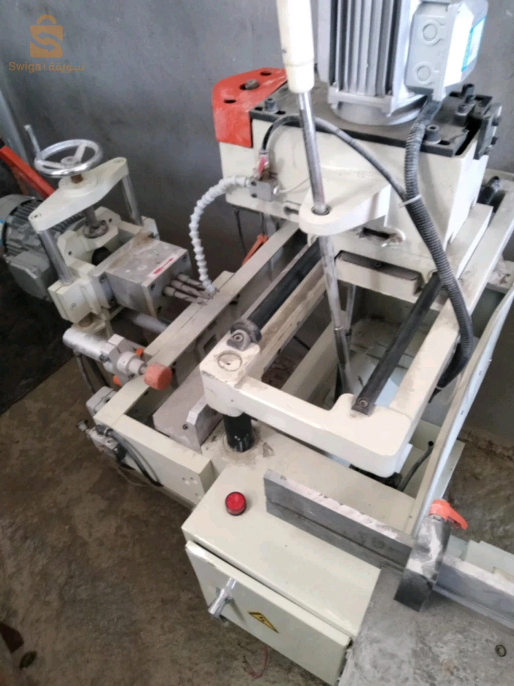 آلات لصناعة أبواب و نوافذ PVC