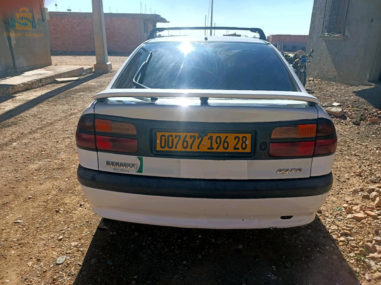 رينو Laguna 1996 28 المسيلة