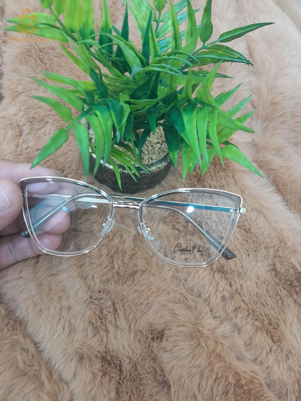 نظارات نسائية