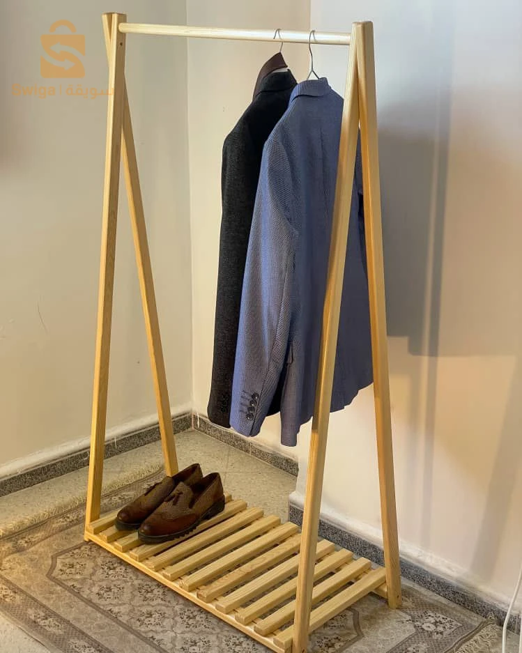 porte vetement pliable en bois rouge