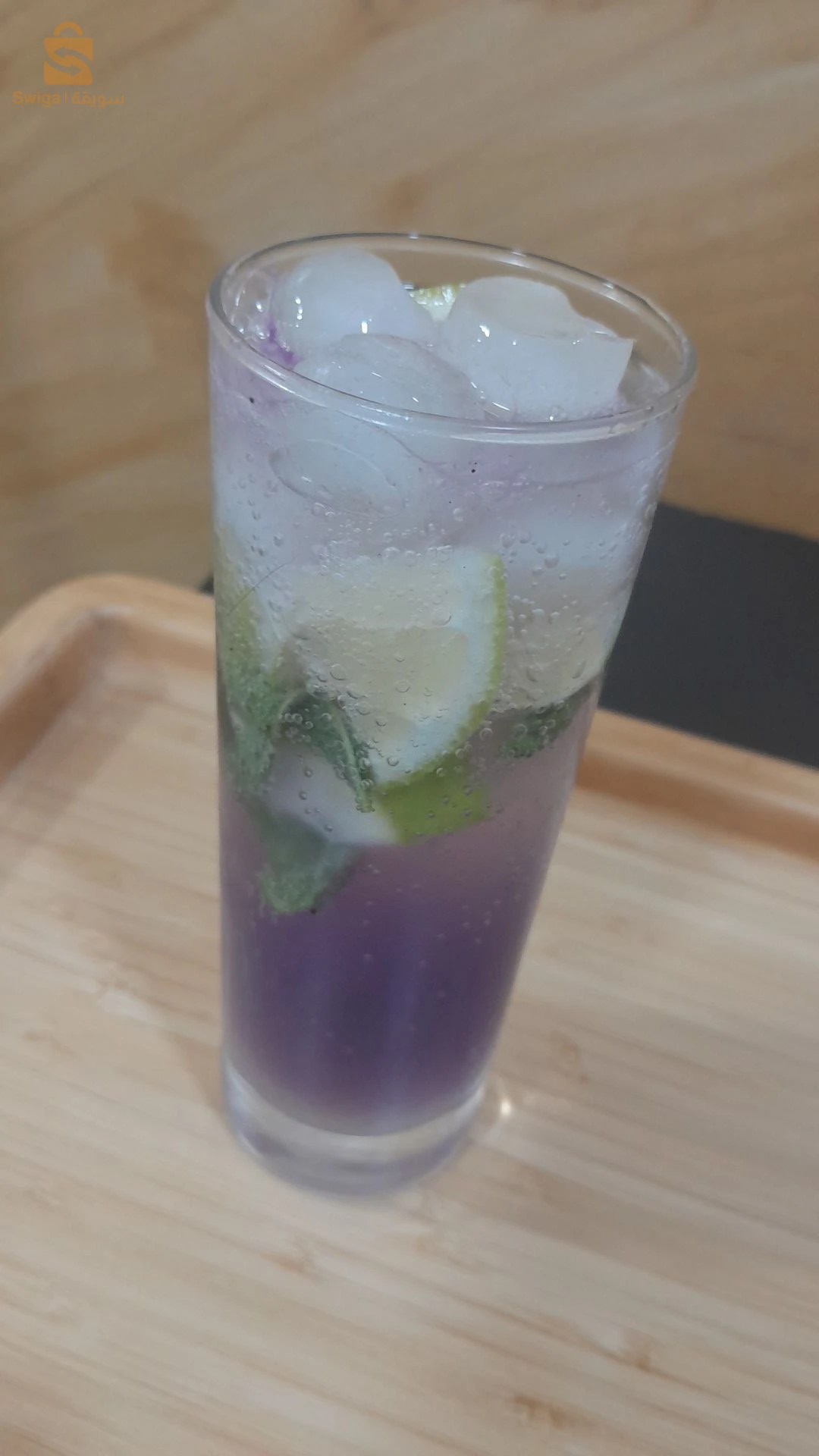 shaker barman cocktail