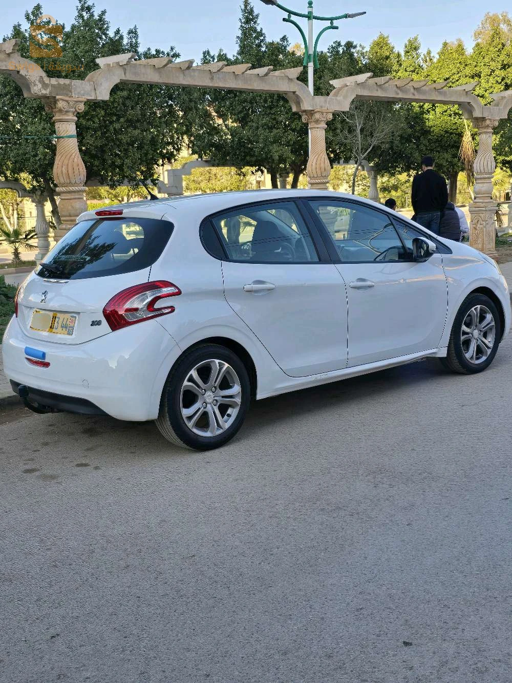 Peugeot 208 allure (2013)
