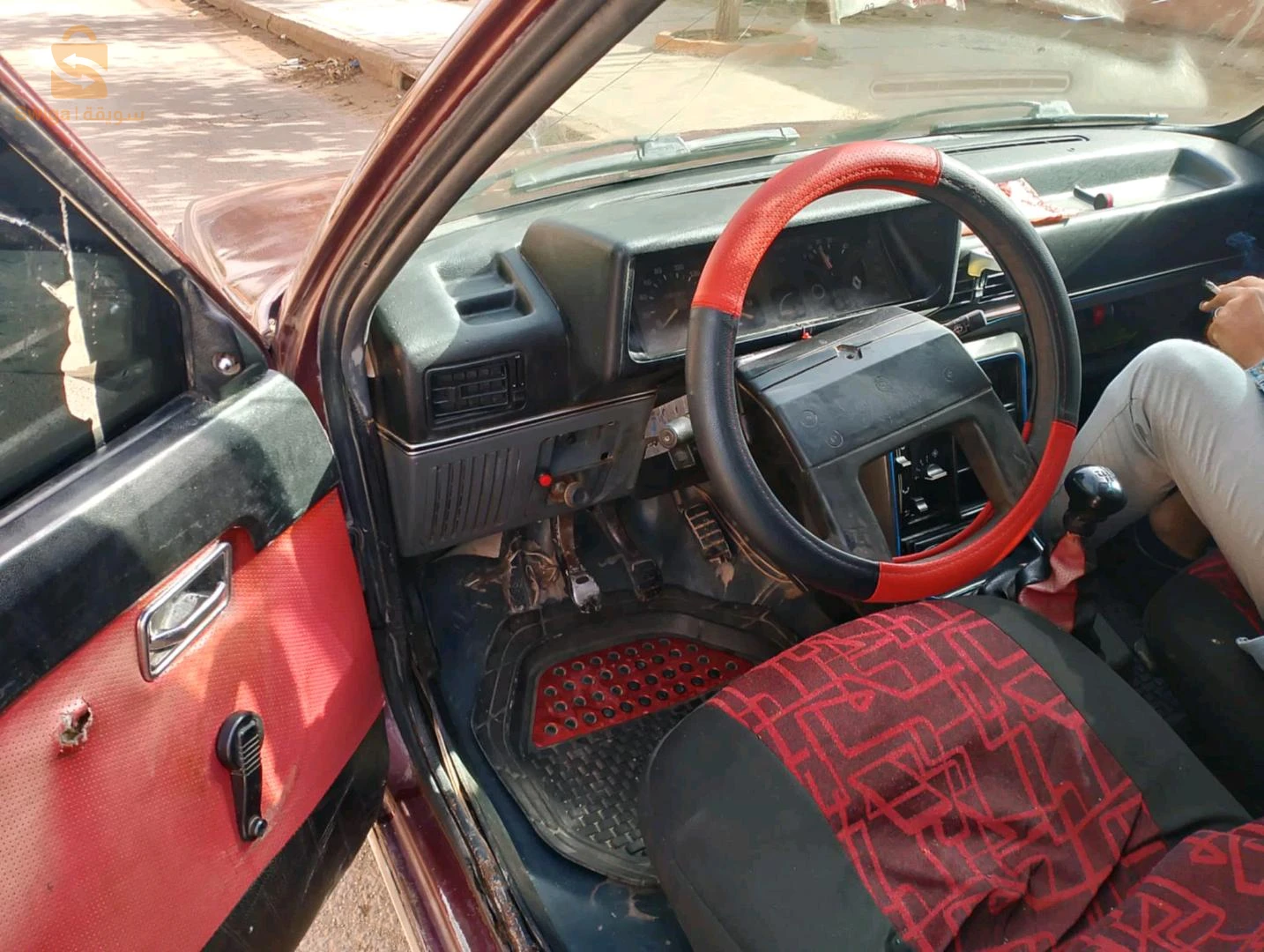 رينو R 9 1987 29 معسكر