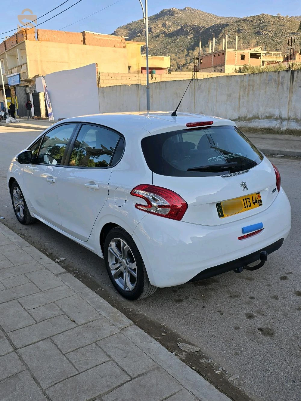 Peugeot 208 allure (2013)