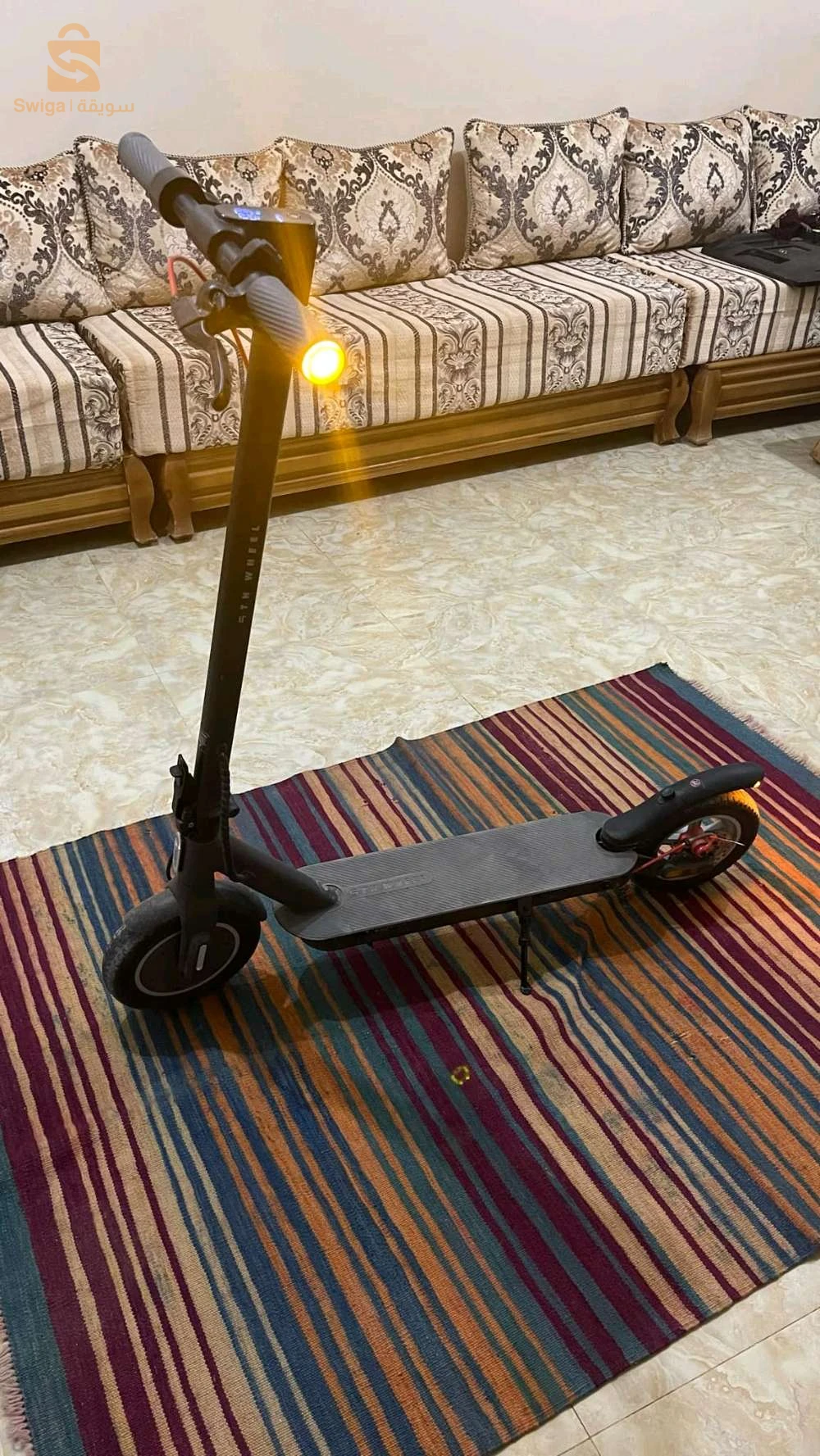 Trotinette électrique 5th wheel v40 pro
Btri 30km chargeur original