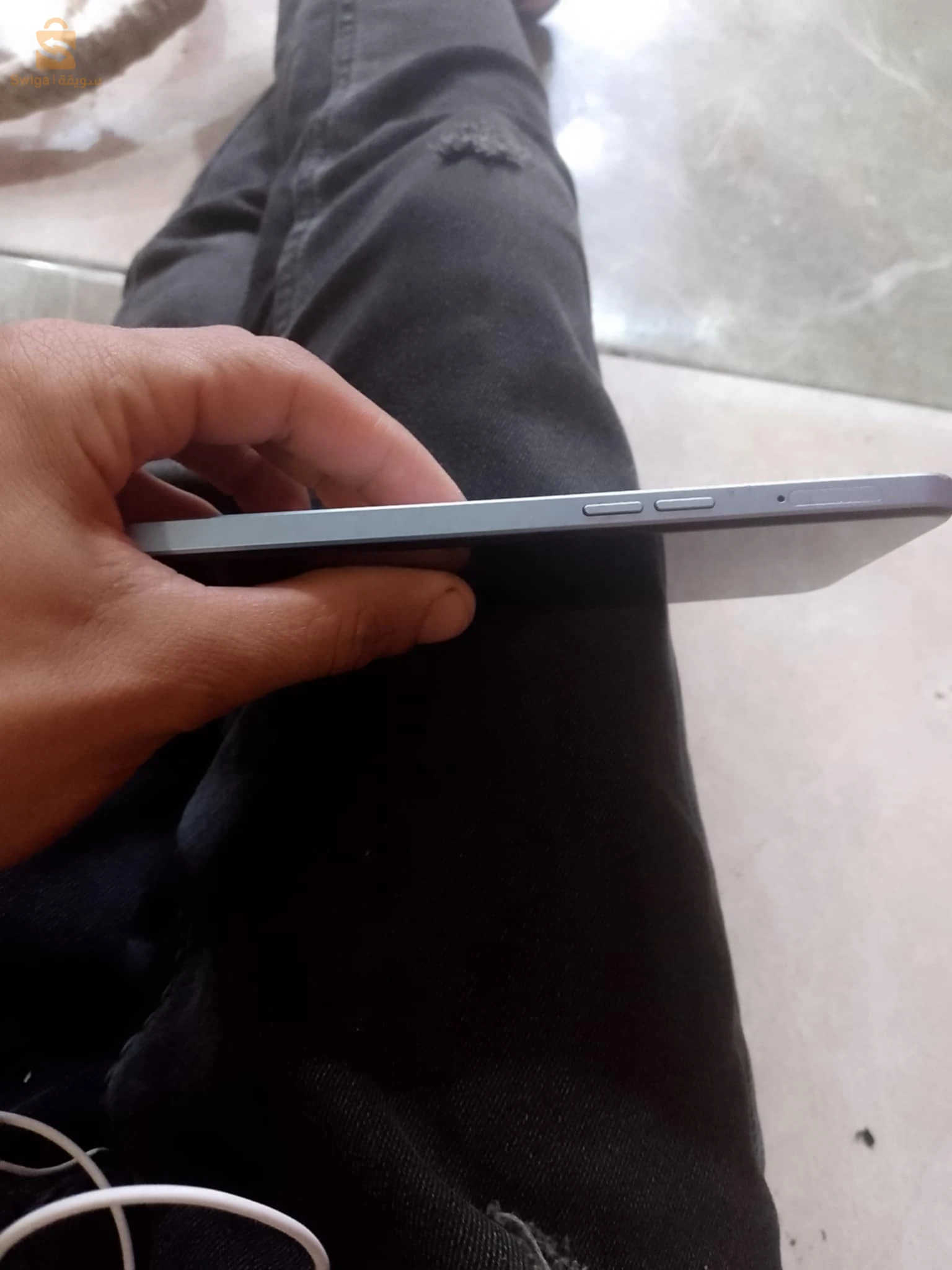 هاتف نقال من نوع Oppo a57 s bl kartouna w chatjour d'origine n9iy machi mftoh hab nbaraz b hadja makhir