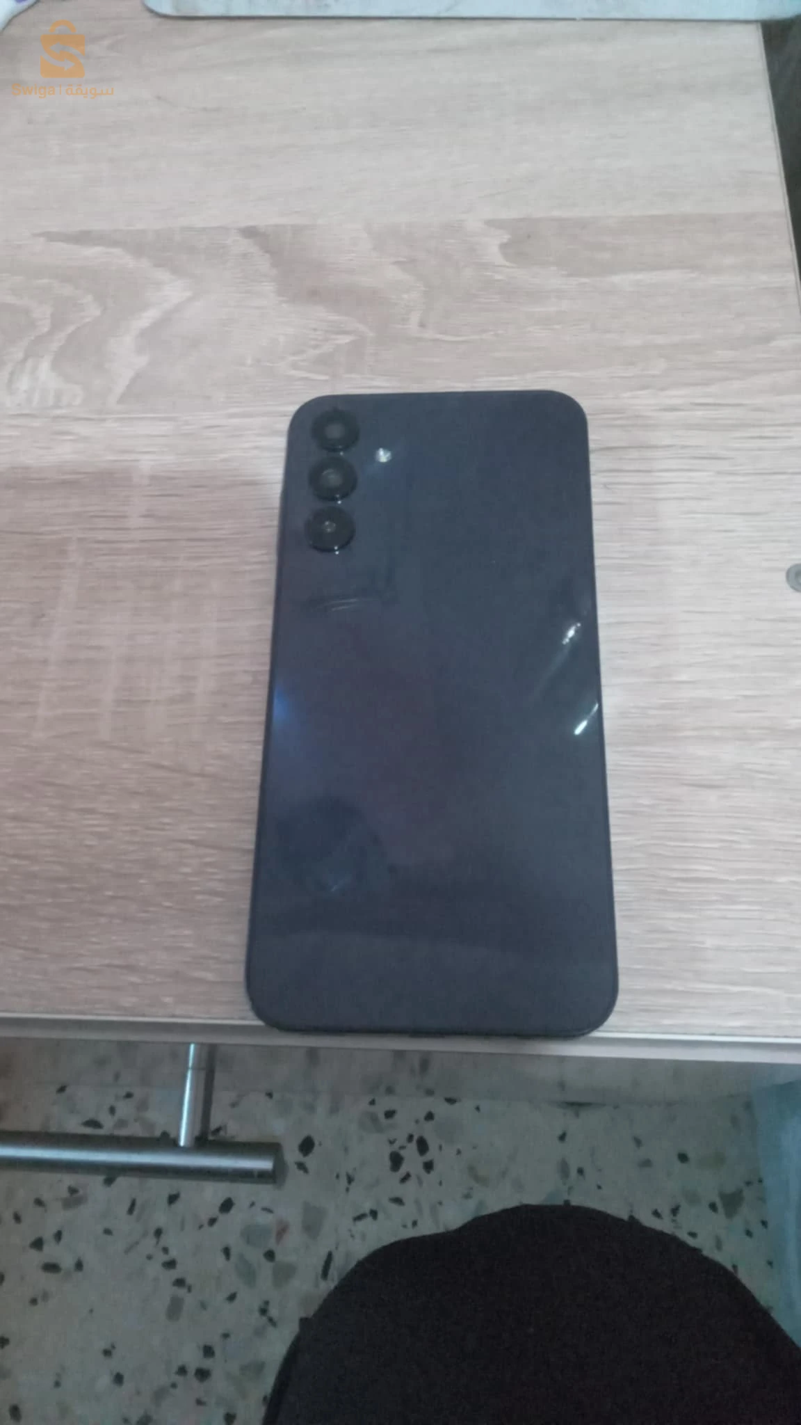 مافيه حتى ديفو مهوش كامل متوشي خاوتي والي عندو بدلة تاع  ايفون نبدل مرحبا