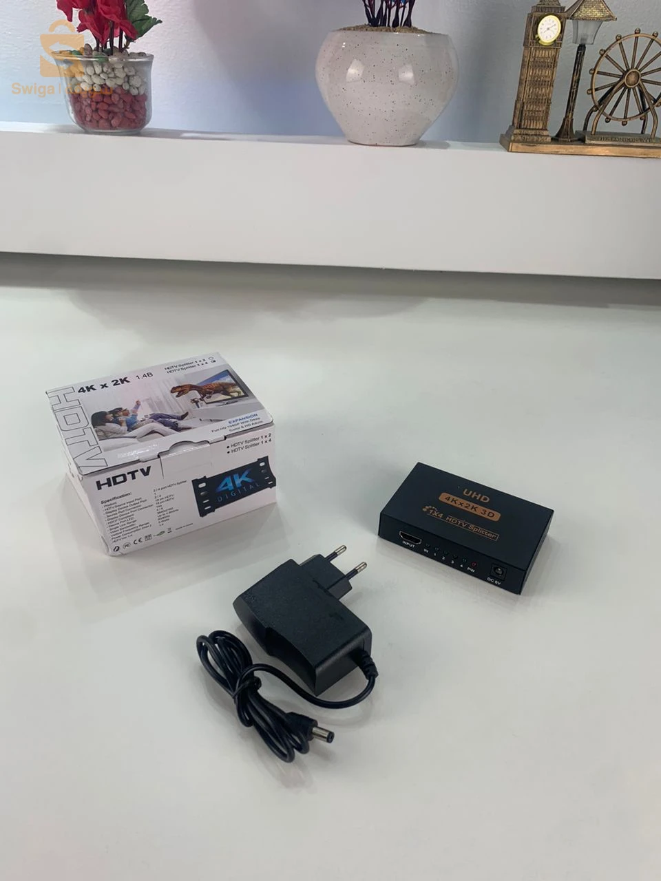 🛒 عندك جهاز واحد وحاب تم عرضه على 4 شاشات؟ 📺🎮 الحل السهل مع موزع HDMI 1x4