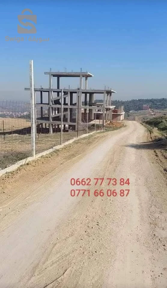 السلام عليكم و رحمة الله وبركاته قطع اراضى للبناء مجزئة بمنطقة جذابة وتشهد نمو عقاري عالي جدا... تتوفر لدينا الان.عقد ملكية للقطعة الكاملة مع كل الوثائق وشهادة التعمير سعر : 100 و 120 مليون للار 🗺 المنطقة: دائرة بوينان حساينية طريق الشريعة و حمام الملوان ولاية البليدةتبعد القطع عن:الطريق السيار باب علي: 4 كلمالمدرسة الابتدائي: 300 مترالمسجد:600مترسارع بالاتصال : 🔴0662 77 73 840771 66 06 870550 29 43 35