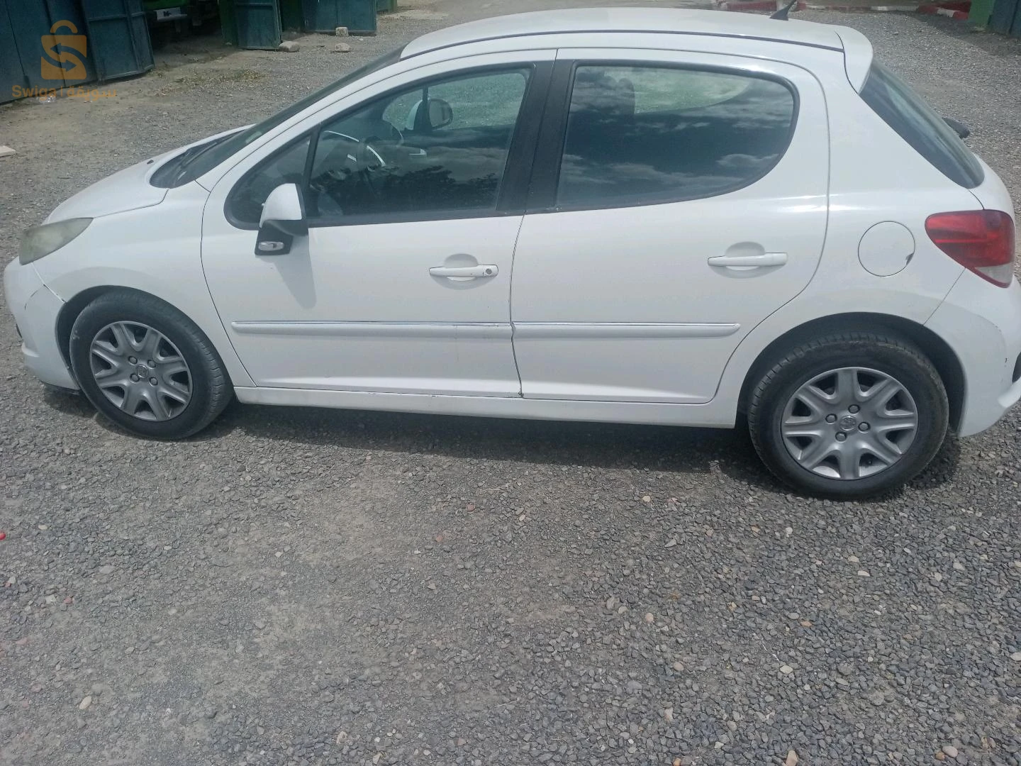 Peugeot 207 2013 40 KHENCHELA