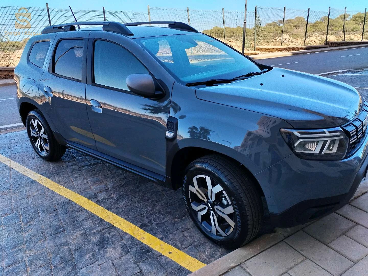 Dacia duster état neuf