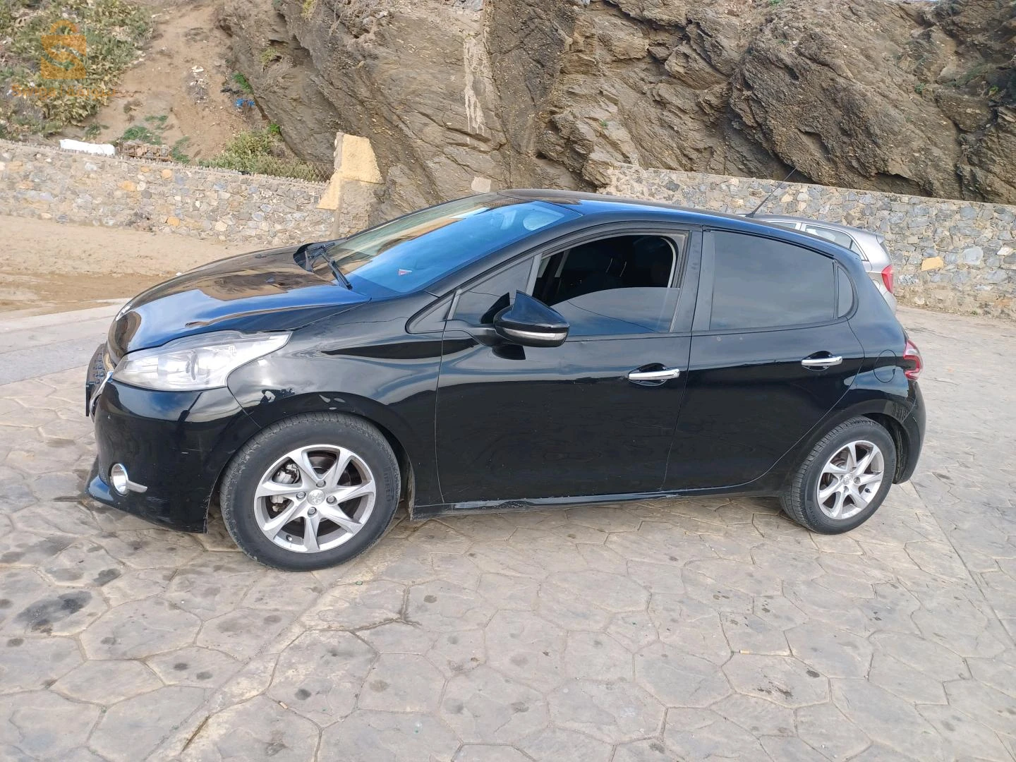 Peugeot 208 2014 10 BOUIRA