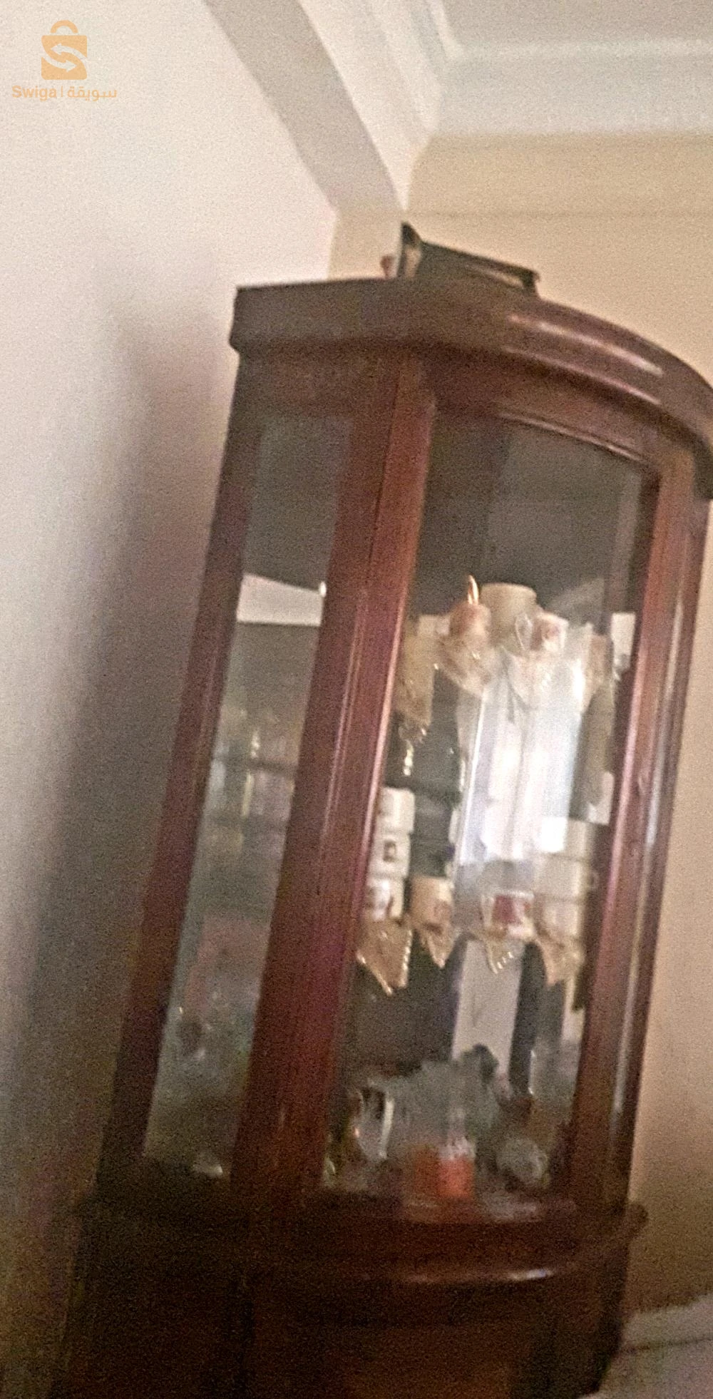 خزانة لوضع الاواني