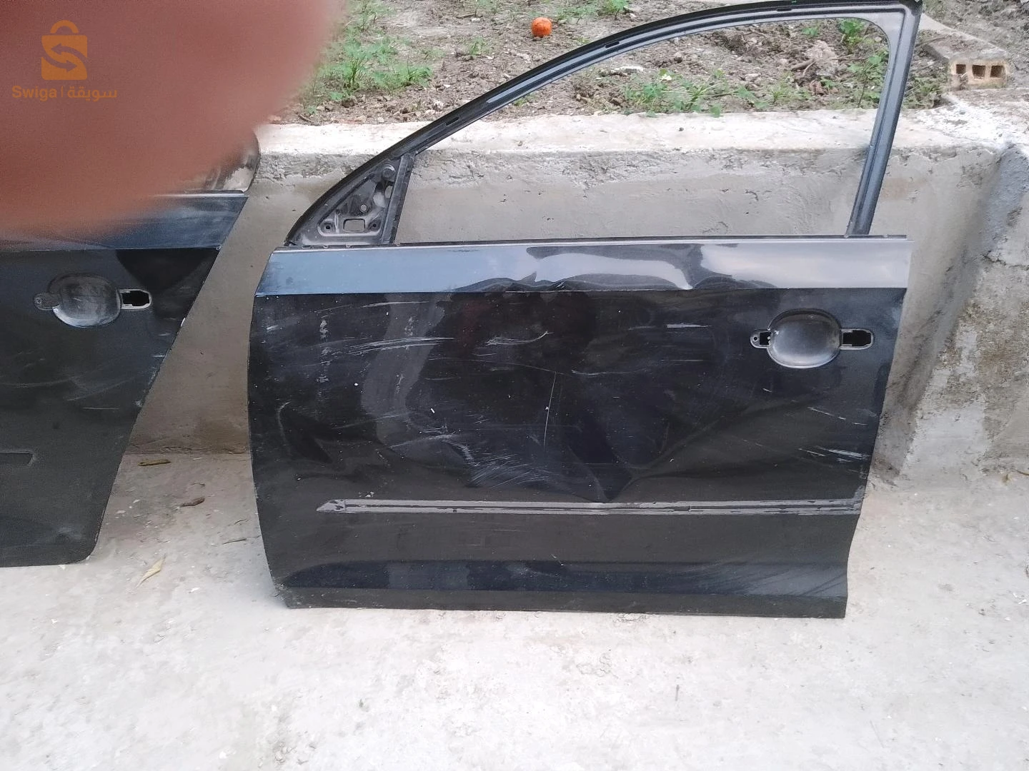 deux portes (av et ar) gauche dorigine accidenté SKODA RAPID 2013