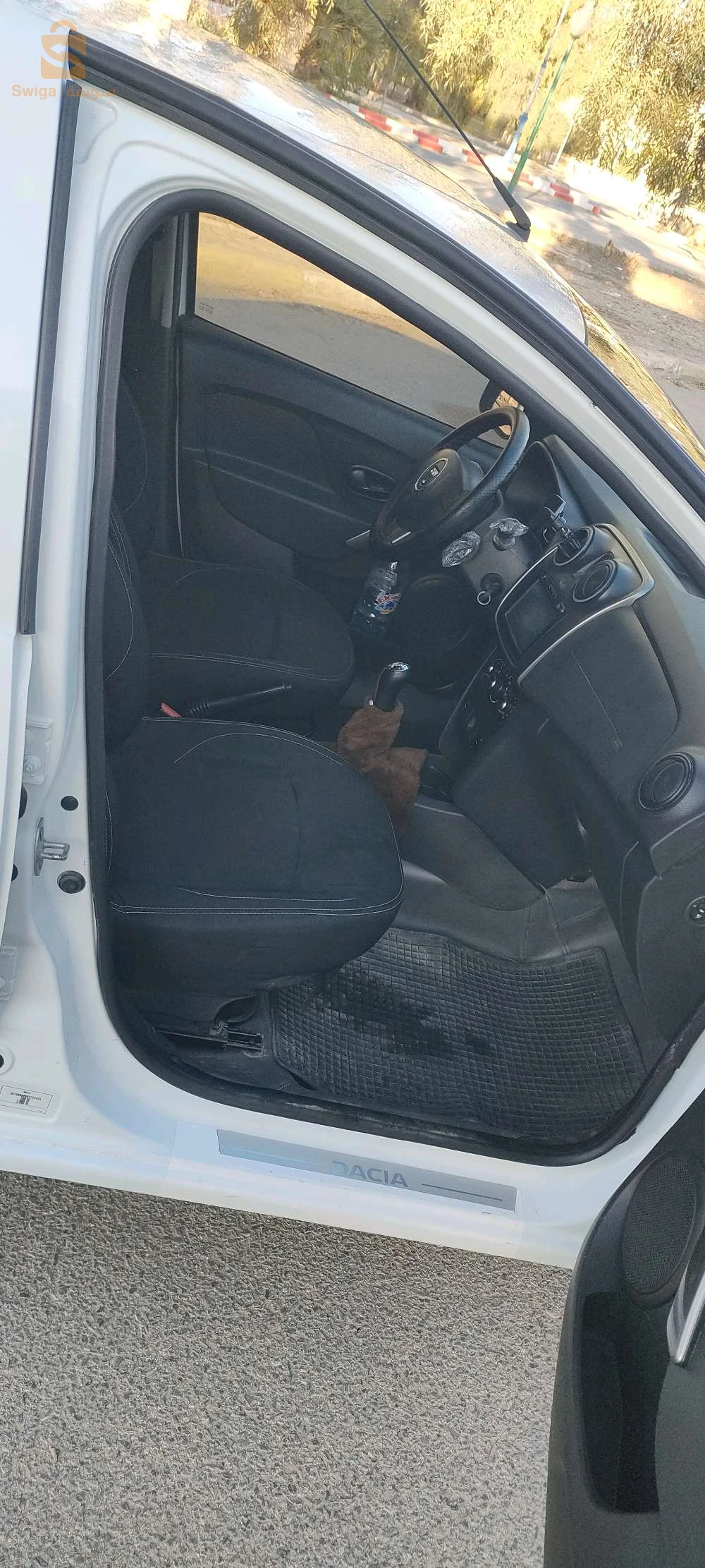 سيارة داسية لوقان