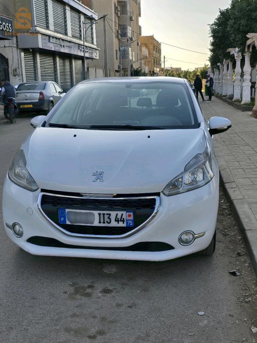 Peugeot 208 allure (2013)