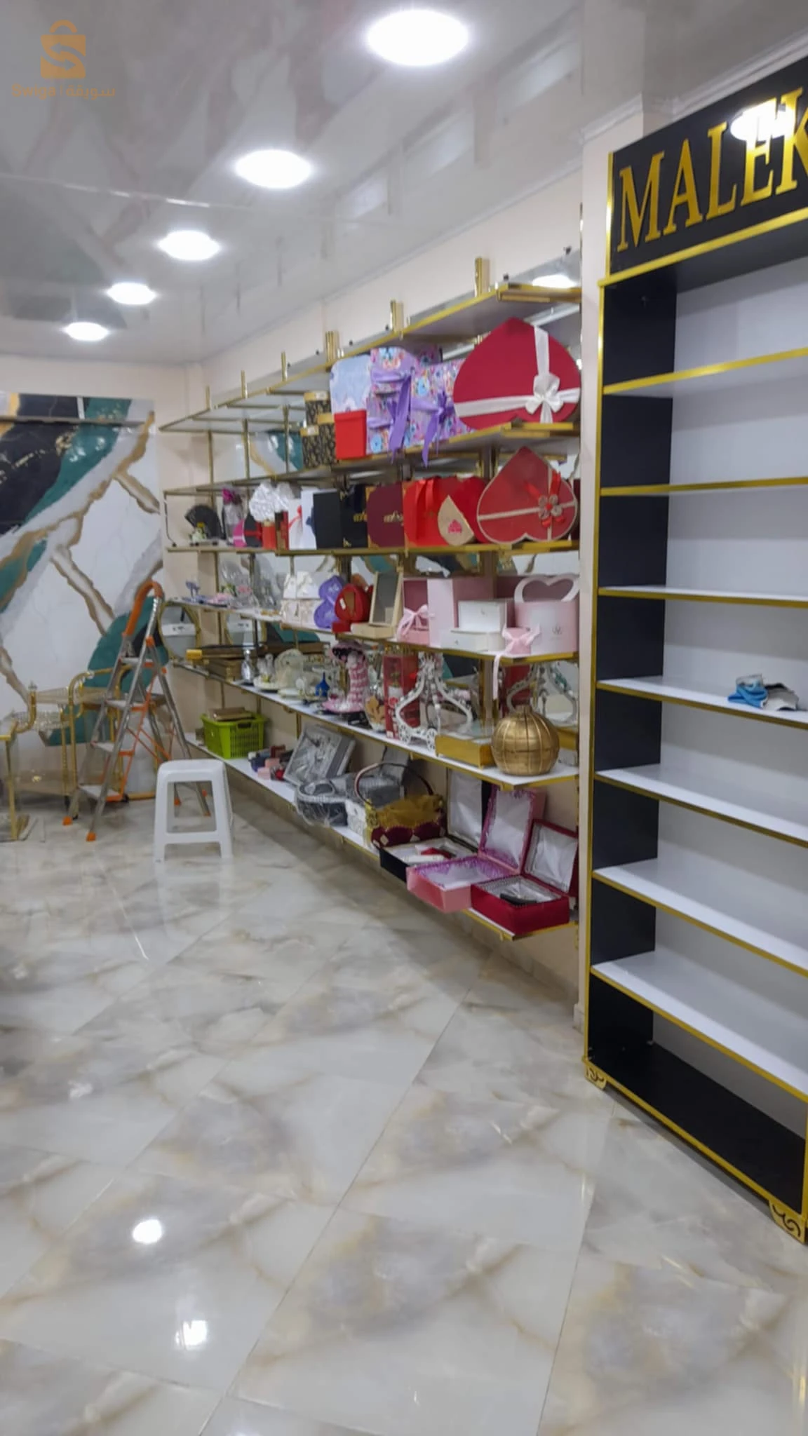 محل للبيع سلعة تعو او ديكور