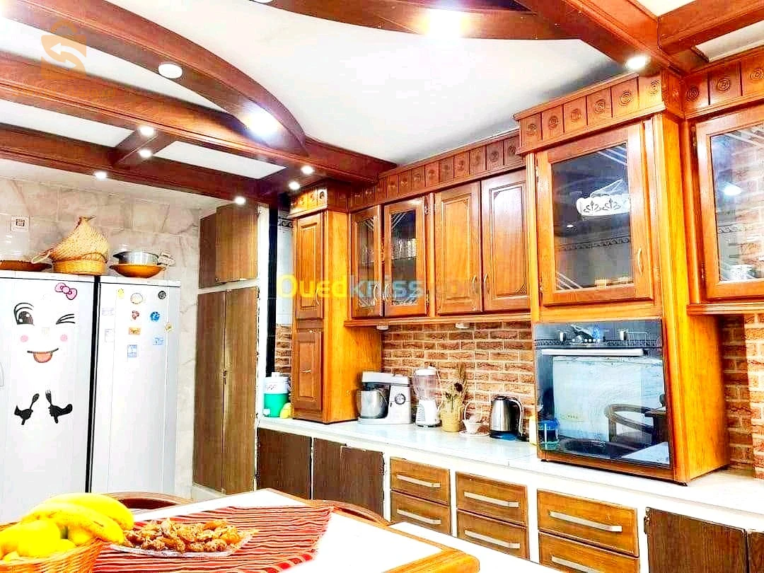 بسم الله ماشاء الله 🤍فيلا ملكية وإقتصادية في ولاية تلمسان في حي راقي فيه جميع المرافق الإجتماعية فيها 270m R+2  و يوجد فيها حمام وحدو يدخل فائدة مشاءالله و الاوراق كلش موجود0557220331