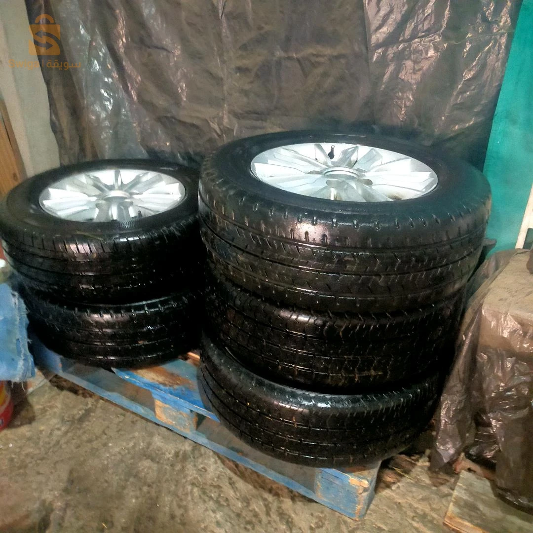 pneus complets 225 / 65 / 16