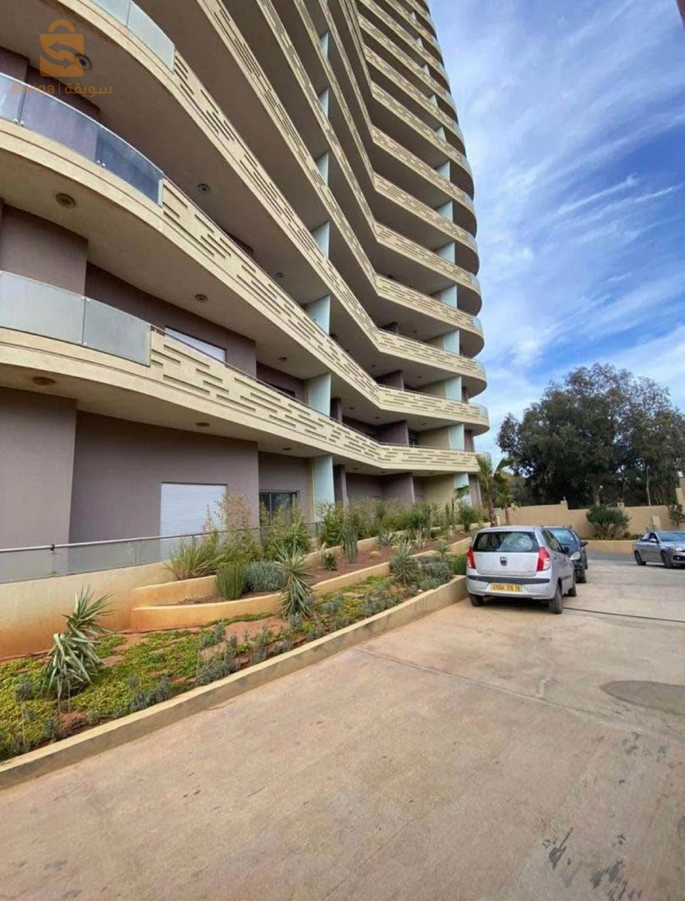 un appartement f4 " residence el djazairia