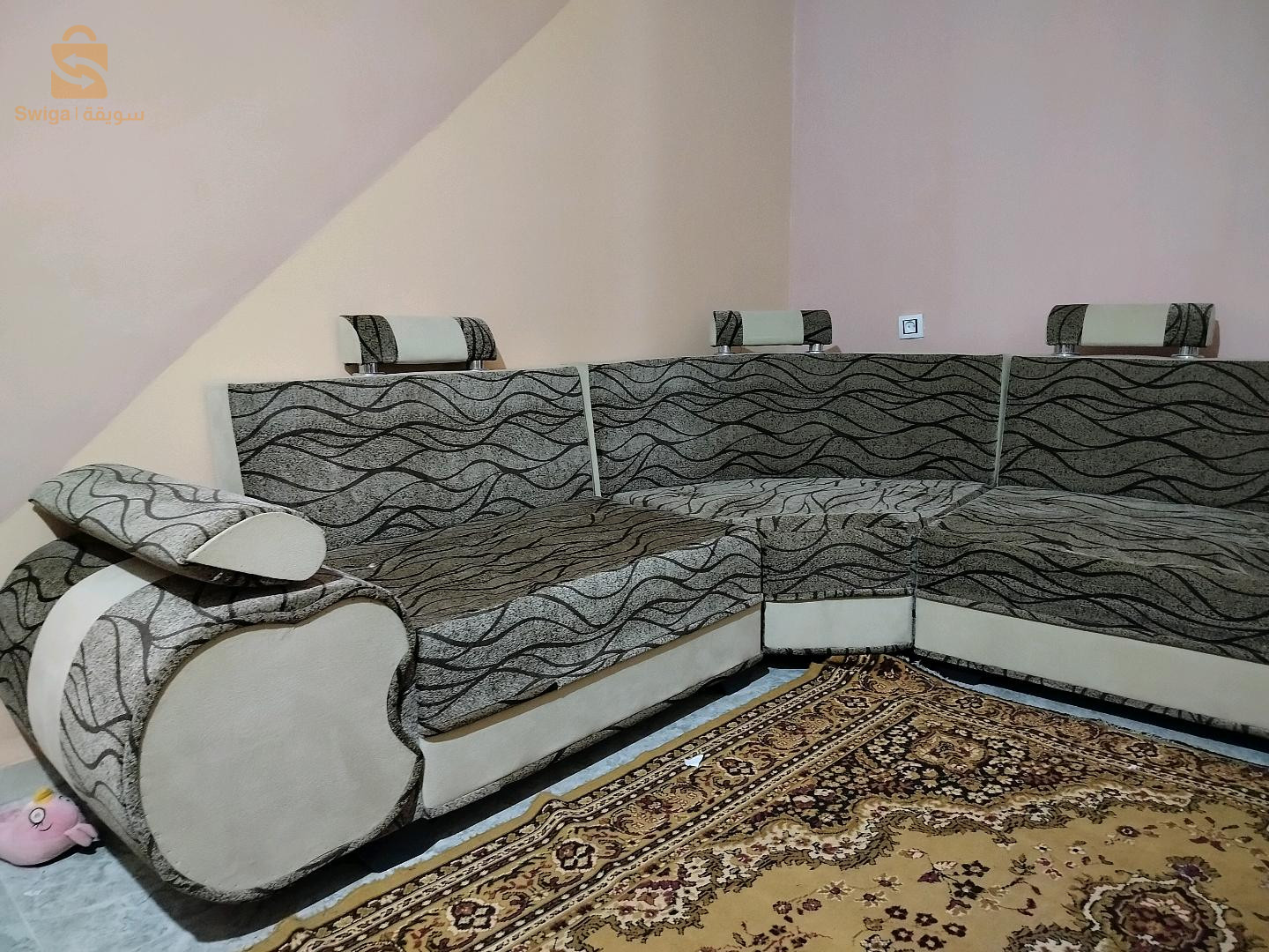 صالون على شكل L لحالة جيدة 8/10