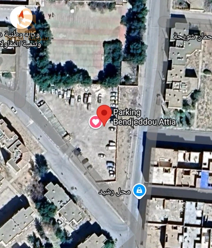الجلفة قطعة أرض ثلاث واجهات 2500م.م