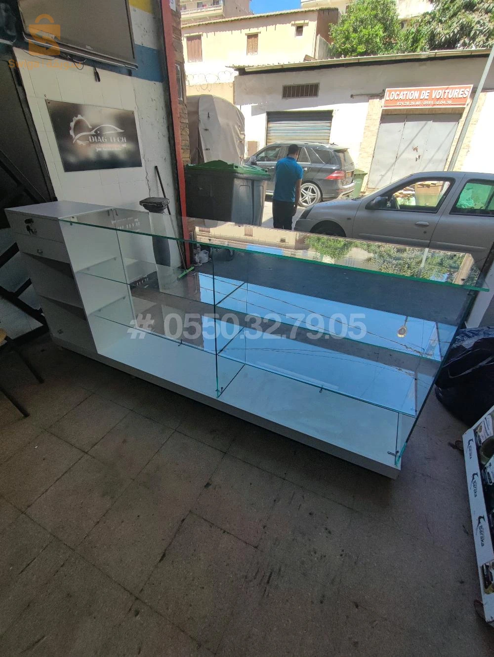 ✨ ▬ Présentoirs d'Exposition en Verre ▬ ✨