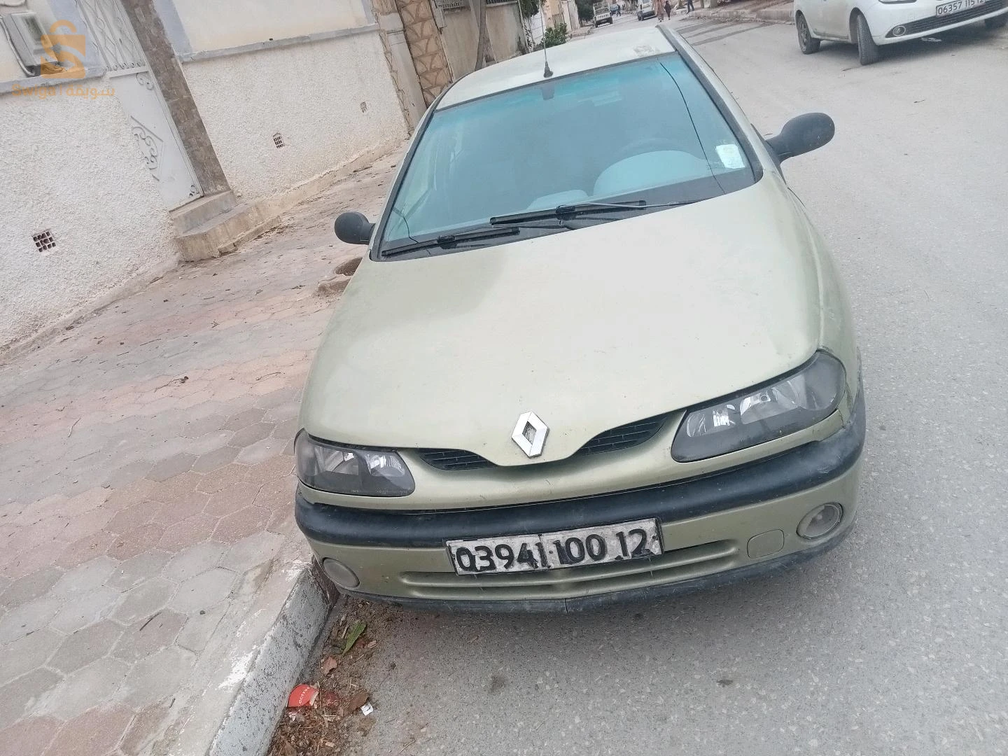 رينو Laguna 2000 12 تبسة