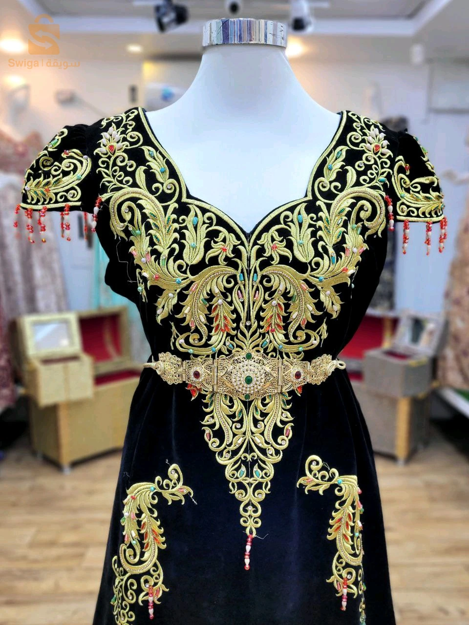 قندورة عنابية حرة