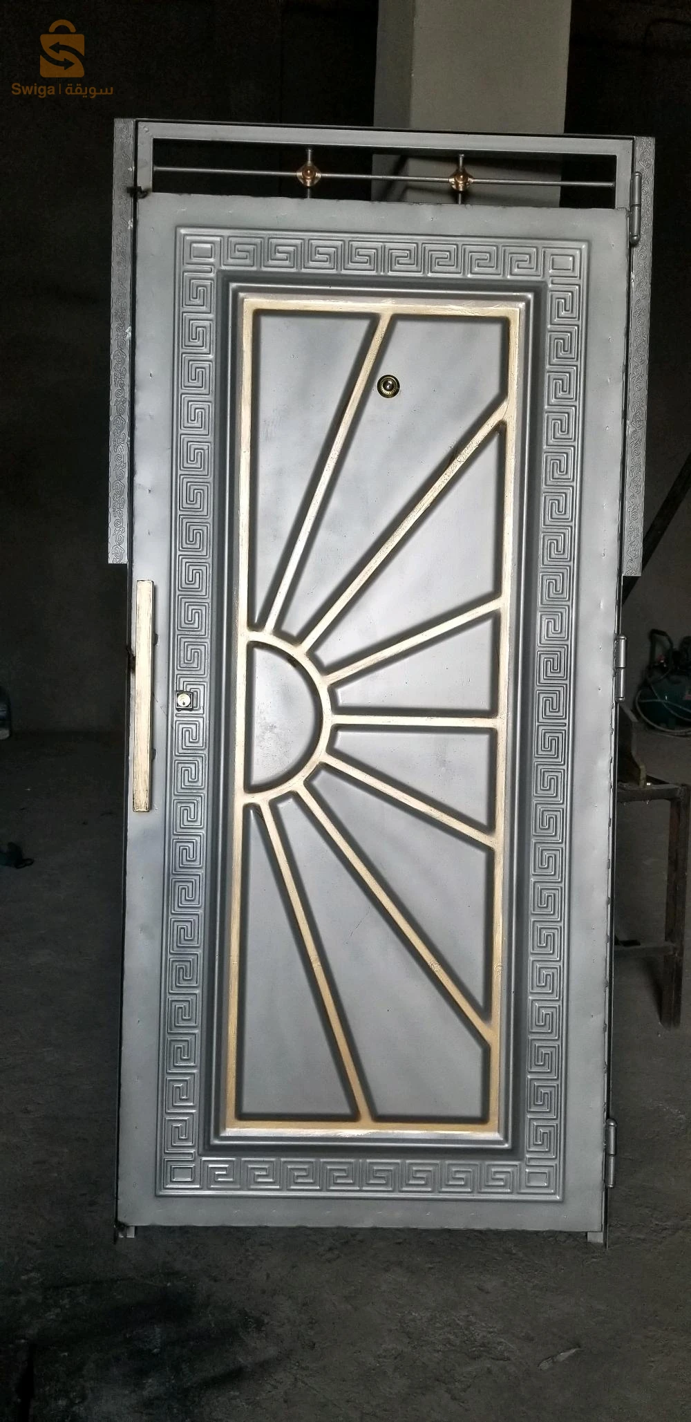 خدمات صناعة الأبواب وشبابيك النوافذ