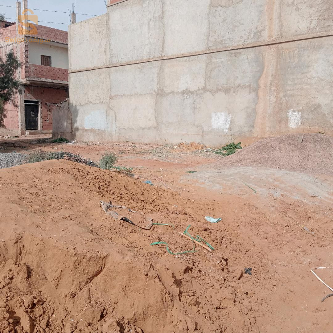 بيع قطعة ارض مستعانم