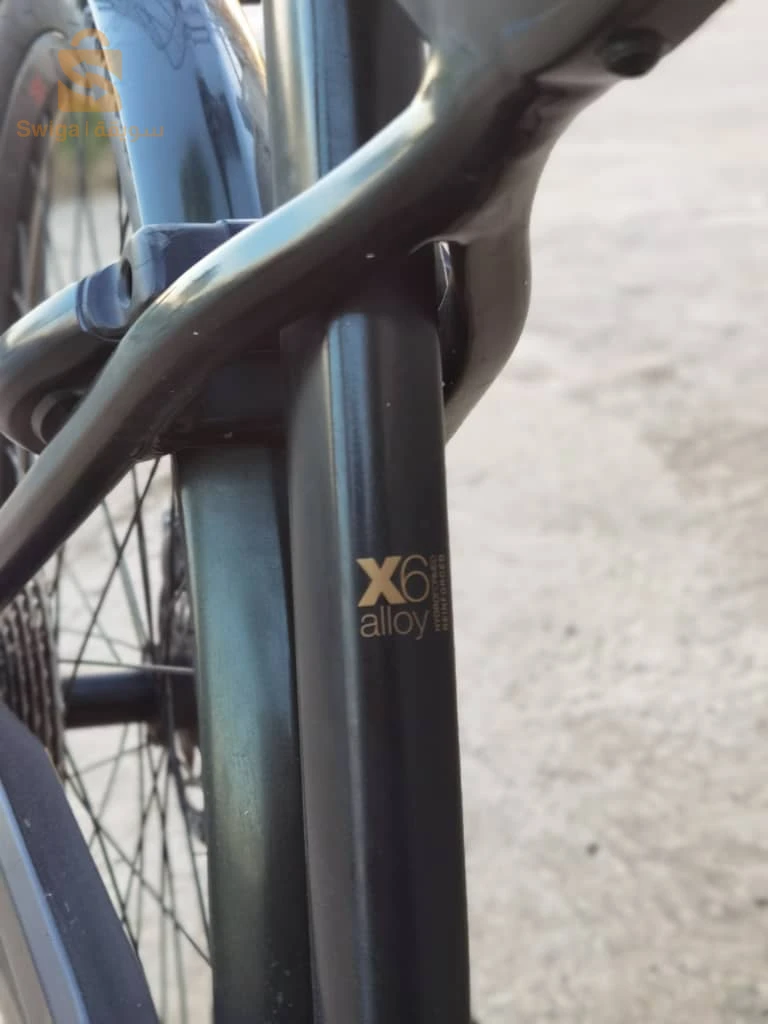 moustache samedi 28 
batterie w chargeur d origine 
afficheur Smart phone 
eta 10/10