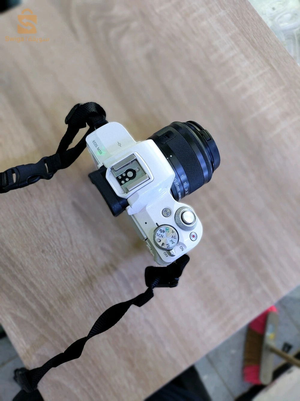 CAMERA CANON M50