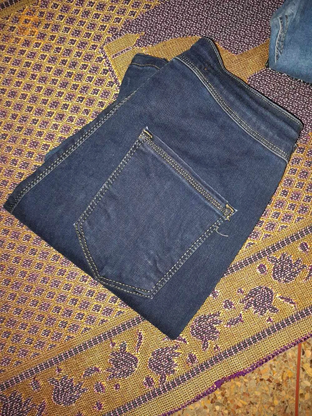 des jeans et pantalons classique de la marque primark