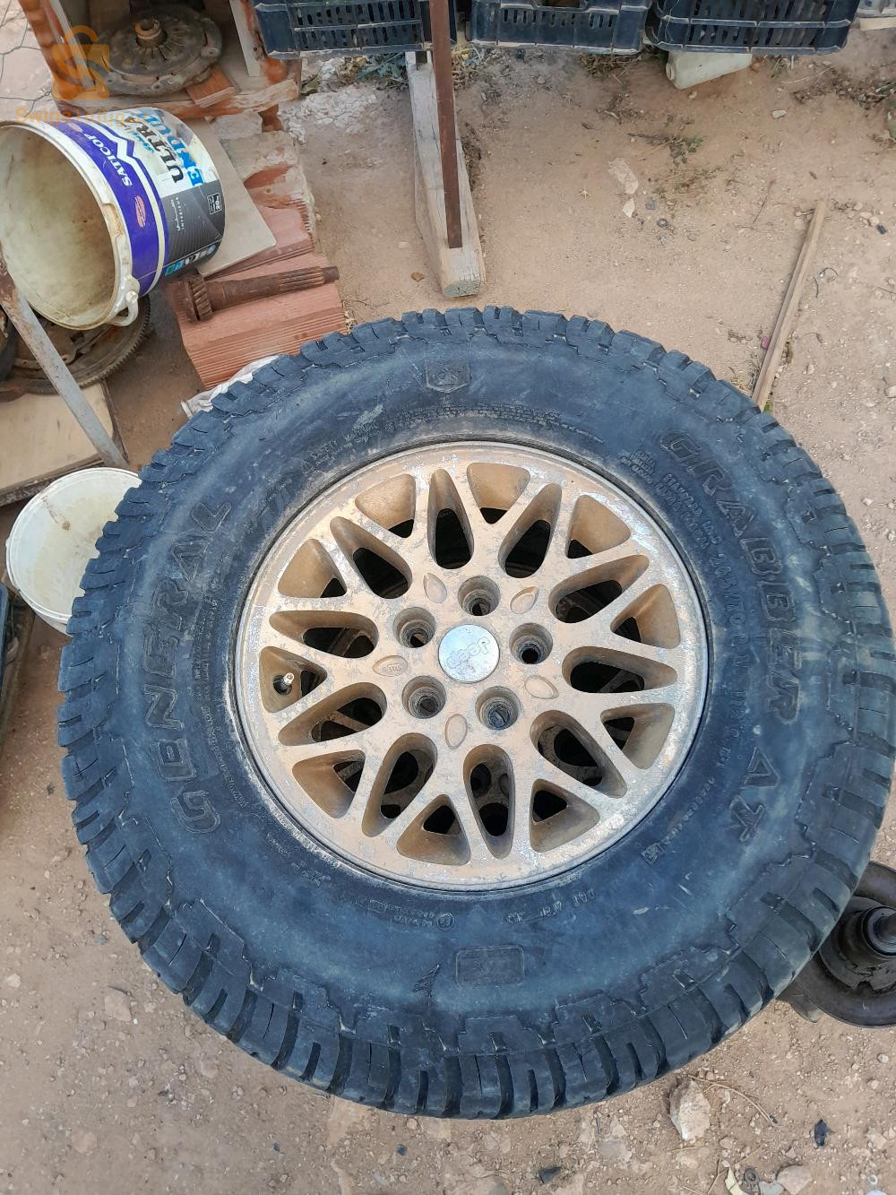 3 عجلات جيب jeep  265/70 R15