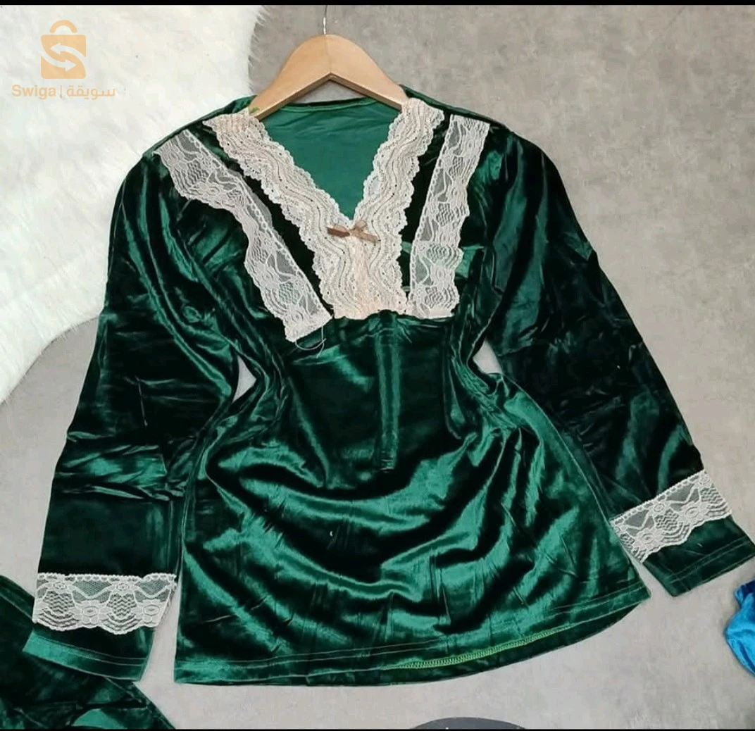 بجامة شابة بزاف