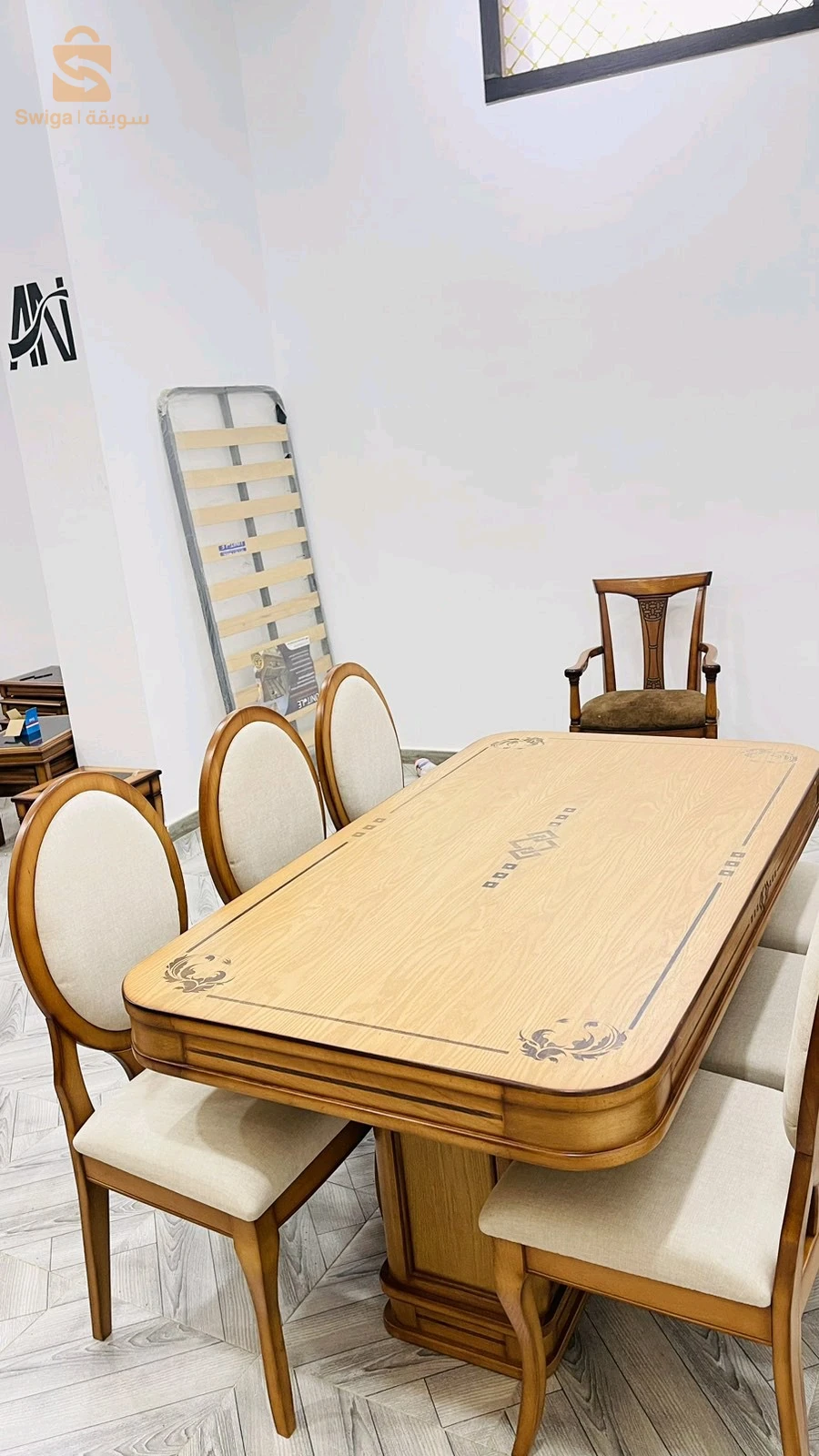 4 كراسي  75000 6 كراسي 105000 8 كراسي 110000