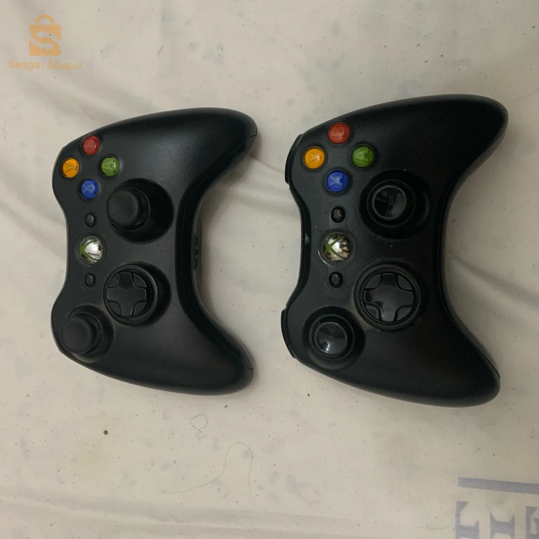 Xbox 360 + Kinect + 2 Manéttes Avec 2 Battries Original Et Son Cable+ 12 Jeux Originaux