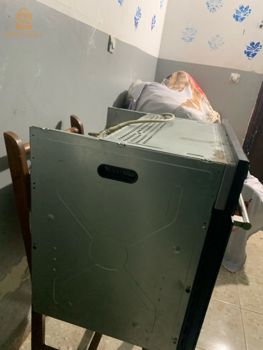 فرنً و عتاد حلاقة للنساء او رجال