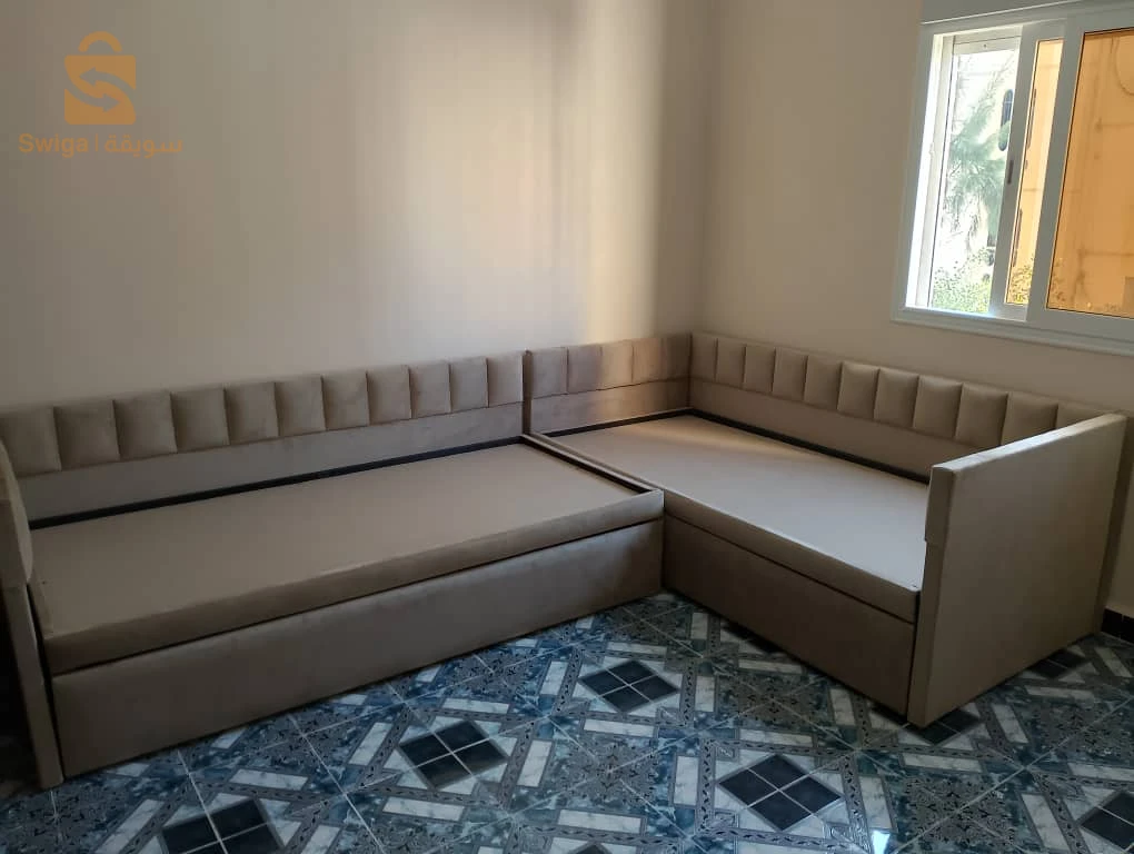 À vendre  Deux lits capitonnés en L, séparables