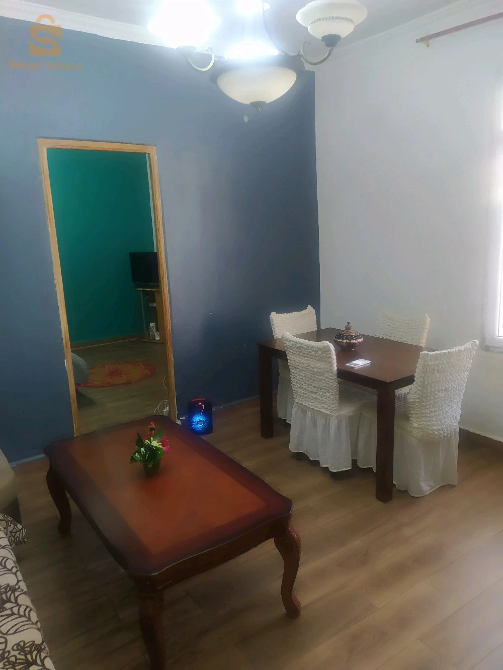 je met en vente appartement style colonial aménagé dans une cohabitation au niveau d'El biar situé dans un cartier calm pré de l'hôpital bitraria et CCI balegh le prix de vente 1 milliards 300 même prix d'achat sans compter les rénovations